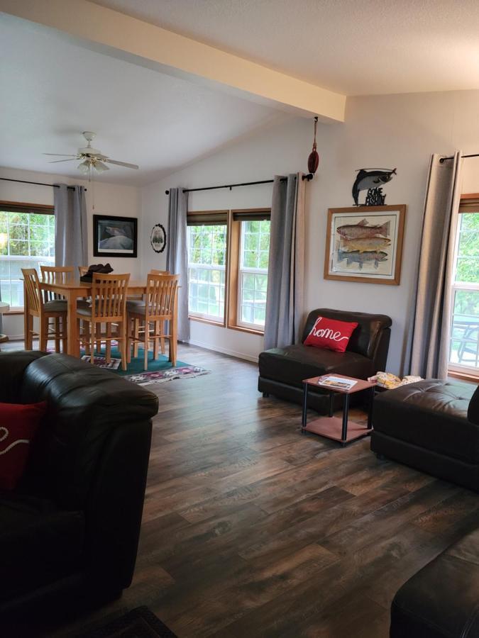 A Relaxing Getaway-A Backwoods Cabin Solduc River Beaver Extérieur photo